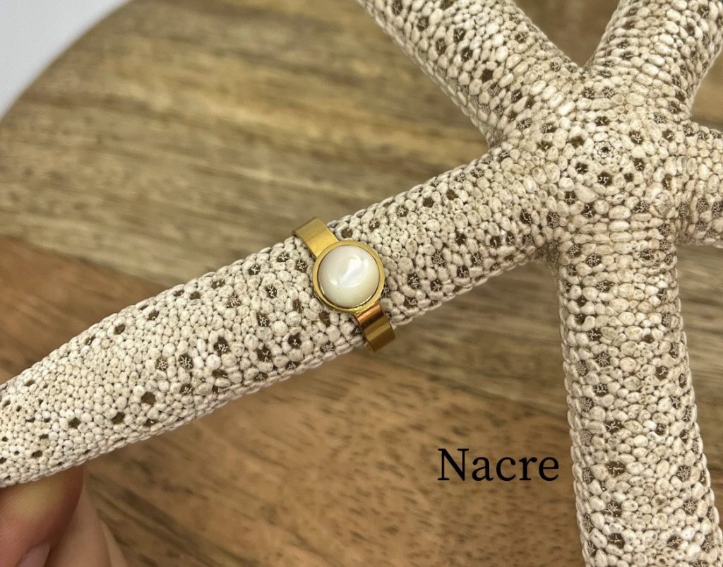 Bagues en pierres naturelles et en acier inoxydable