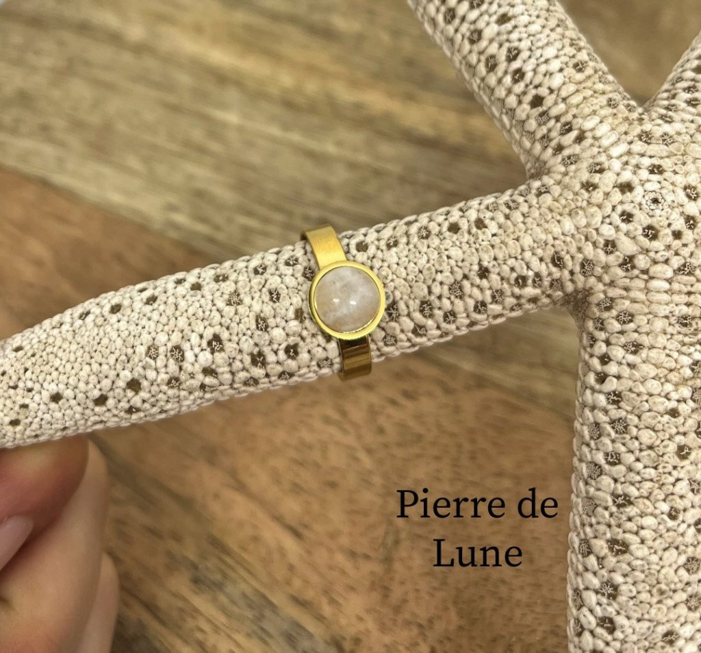 Bagues en pierres naturelles et en acier inoxydable