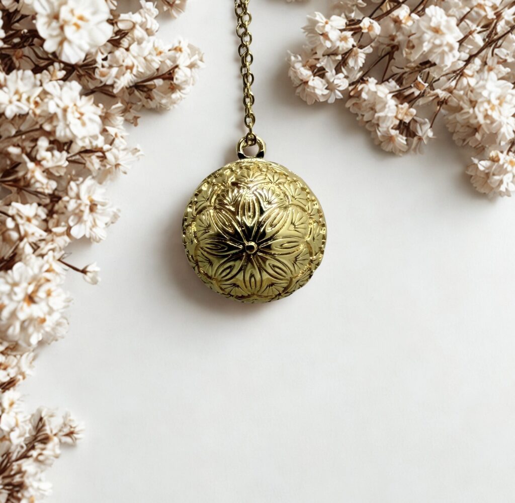 Bola Cécilia - LzaCréa